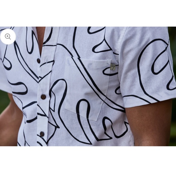 Roberta Oaks abstract monstera grey linen men’s button up aloha shirt. Size XL - Picture 7 of 13